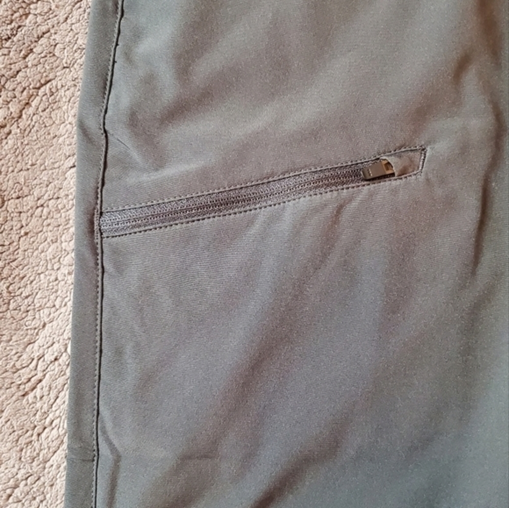 NWOT Oobe Charcoal Golf Hiking Arrowhead Bermuda Shorts - Picture 5 of 14